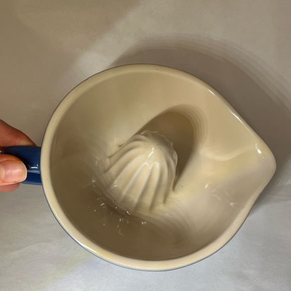 Le Creuset Stoneware Citrus Lemon Juicer Blue Glazed Reamer Excellent - Picture 4 of 6